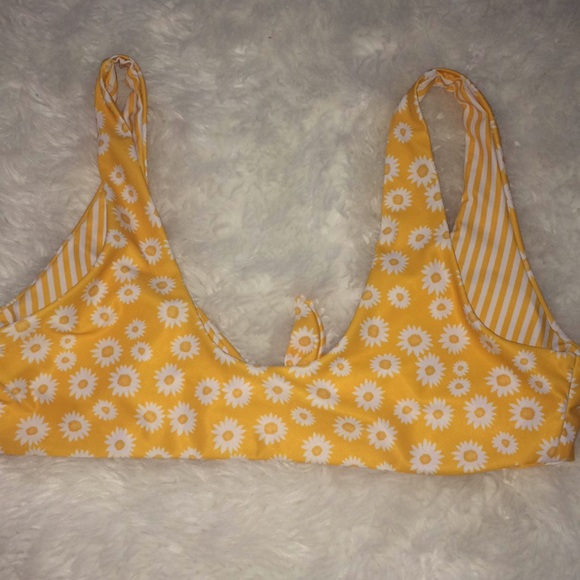Zaful Yellow & White Daisy Print Bikini Top - Picture 6 of 8